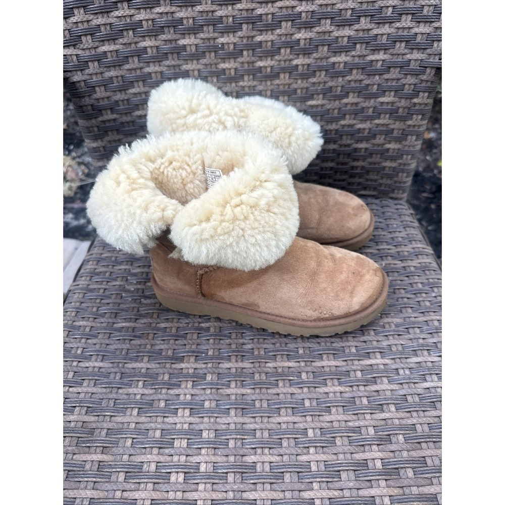 ✿ UGG Australia Bailey Button 5803 Chestnut Boots Women's 7 Sheepskin Suede